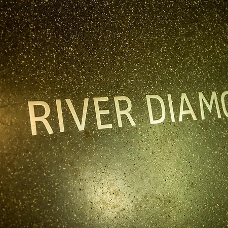 아파트 River Diamond Luxury